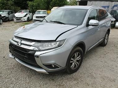 Srebrny Używany 2018 Mitsubishi Outlander SUV | 31 900 zł - Obraz 1/4