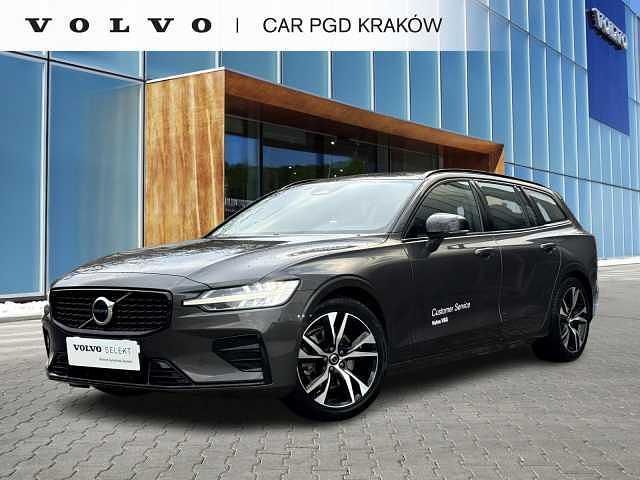 Używany Volvo V60 197 KM (144 kW) 2025 Szary Kombi