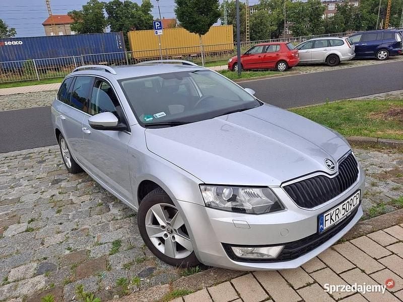 Używany Skoda Octavia 2015 Srebrny Kombi