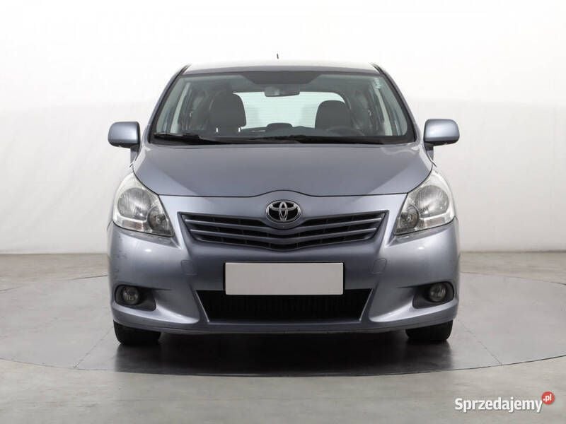 Niebieski Używany 2010 Toyota Verso Minivan | 26 499 zł (Uczciwa cena) - Obraz 1/4