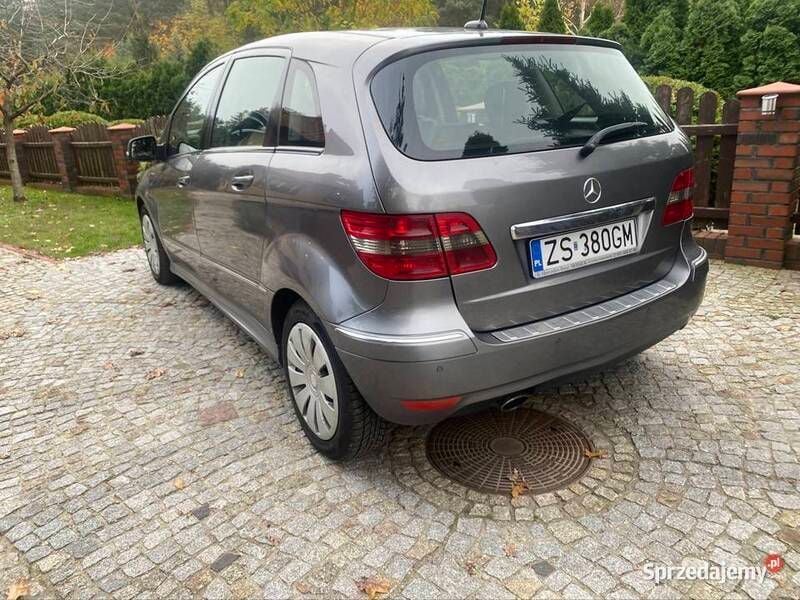 Używany Mercedes A180 2009 Grafitowy Hatchback