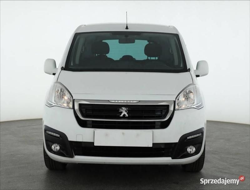 Biały Używany 2017 Peugeot Partner Minivan | 27 999 zł (Dobra cena) - Obraz 1/4