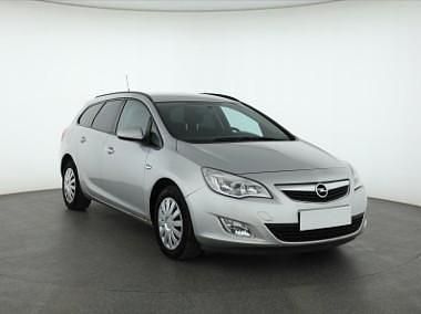 Używany Opel Astra 110 KM (80 kW) 2012 Srebrny Kombi