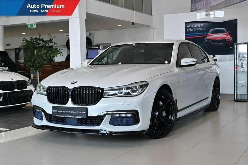 Biały (metalik) Używany 2016 BMW 320 Sedan/Limuzyna | 165 900 zł (Uczciwa cena) - Obraz 1/4