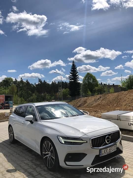 Używany 2018 Volvo V60 Kombi | 87 000 zł - Obraz 1/4
