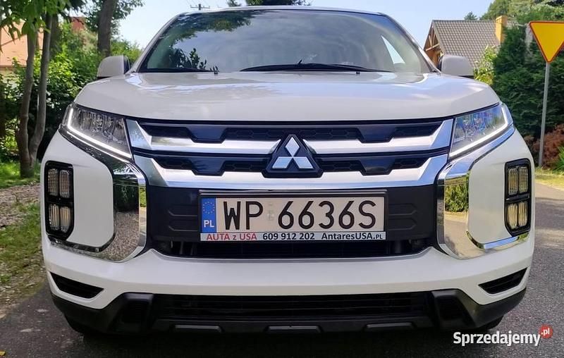 Biały Używany 2020 Mitsubishi Outlander SUV | 72 000 zł (Super Cena) - Obraz 1/4