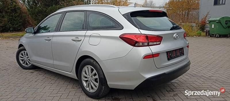 Używany Hyundai i30 2017 Srebrny Kombi