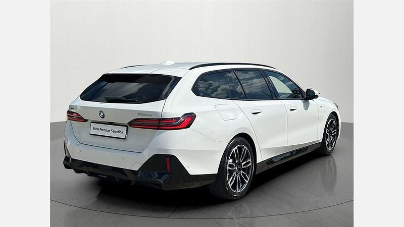 Używany BMW 520 Comfort Edition 197 KM (144 kW) 2024 Biel alpejska Kombi