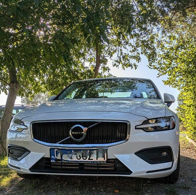 Biały Używany 2021 Volvo S60 Sedan/Limuzyna | 90 000 zł (Uczciwa cena) - Obraz 1/4