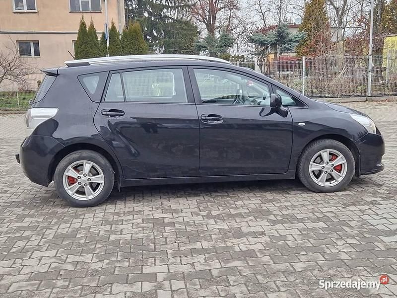 Używany Toyota Verso 2009 Czarny Minivan