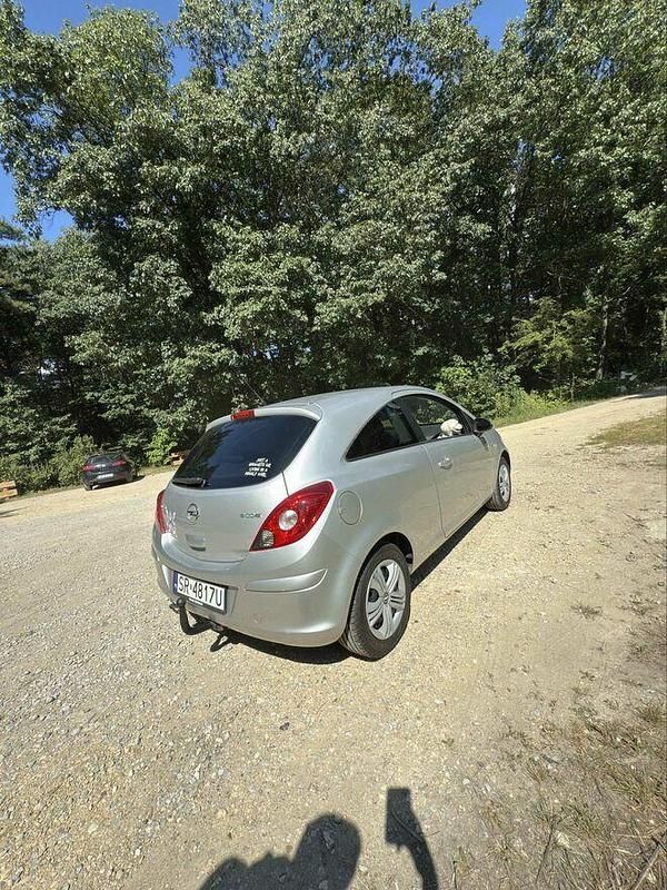 Srebrny Używany 2011 Opel Corsa Hatchback | 9000 zł (Super Cena) - Obraz 1/4