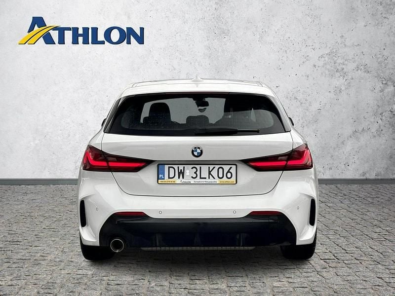 Używany BMW 118 136 KM (100 kW) 2020 Biały Hatchback