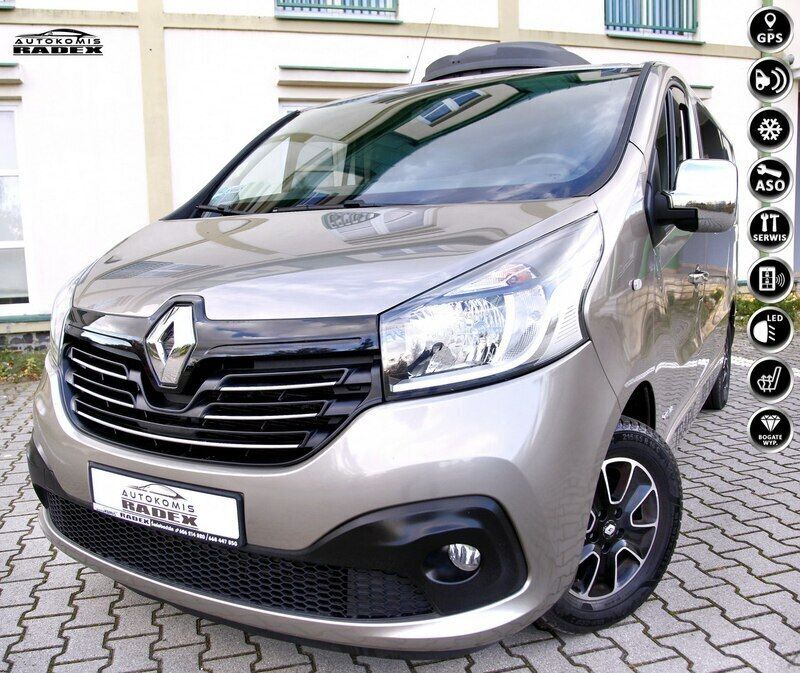 Szary Używany 2015 Renault Trafic Minivan | 89 900 zł - Obraz 1/4