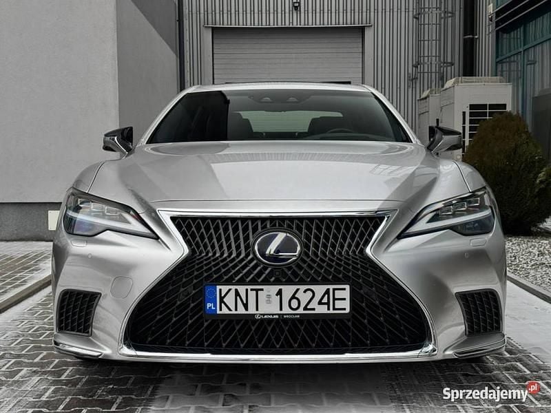 Używany Lexus LS500h 2021 Srebrny Sedan/Limuzyna