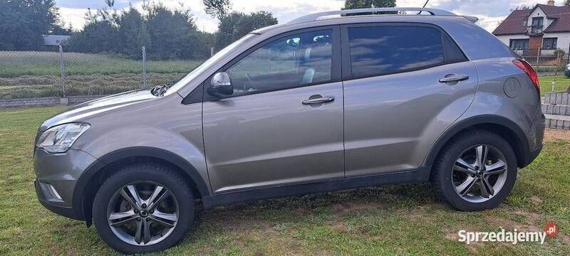 Beżowy Używany 2013 Ssangyong Korando SUV | 28 500 zł - Obraz 1/4