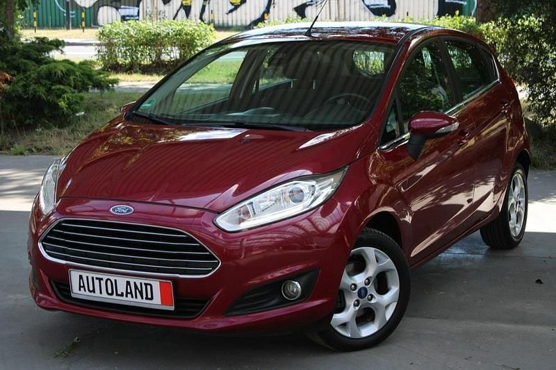 Czerwony ciemny (metalik) Używany 2013 Ford Fiesta Titanium Hatchback | 23 333 zł - Obraz 1/4