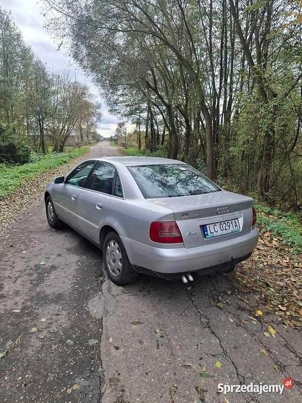 Srebrny Używany 2000 Audi A4 Sedan/Limuzyna | 3490 zł - Obraz 1/4