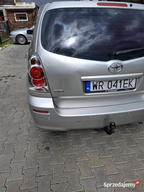 Srebrny Używany 2005 Toyota Corolla Verso Minivan | 8999 zł (Uczciwa cena) - Obraz 1/4