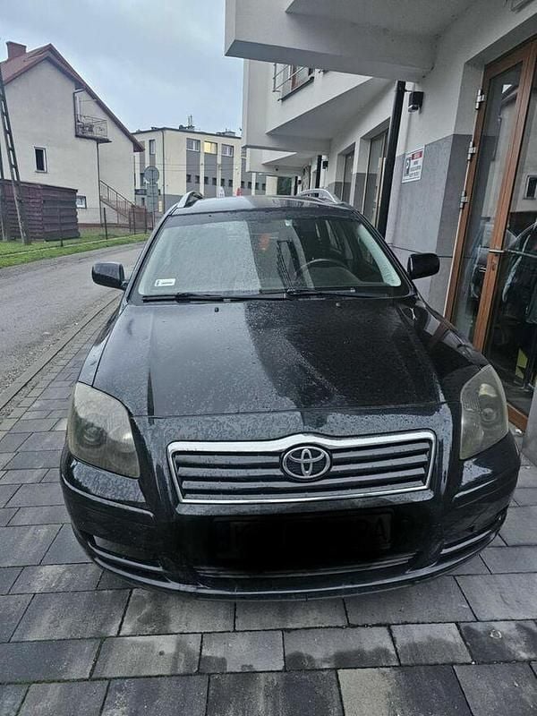 Czarny Używany 2005 Toyota Avensis Kombi | 6900 zł (Dobra cena) - Obraz 1/4