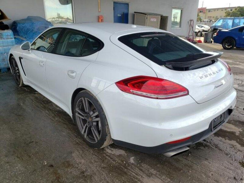 Używany Porsche Panamera 310 KM (228 kW) 2016 Biały Sedan/Limuzyna