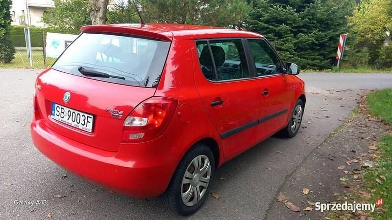 Czerwony Używany 2010 Skoda Fabia Sedan/Limuzyna | 23 500 zł (Uczciwa cena) - Obraz 1/4