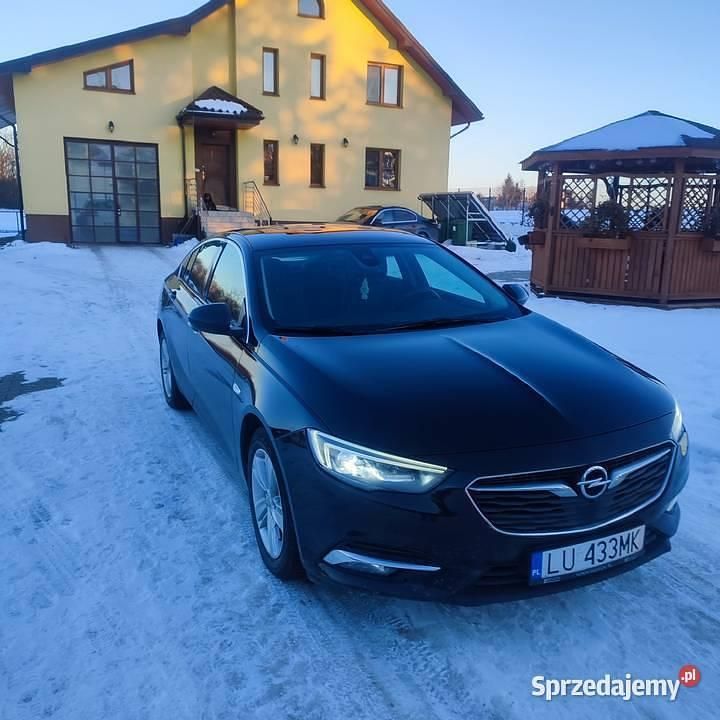 Używany Opel Insignia 136 KM (100 kW) 2019 Czarny Hatchback