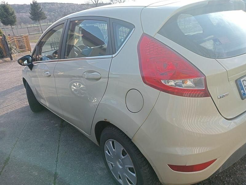Używany Ford Fiesta 68 KM (50 kW) 2009 Inny kolor Hatchback