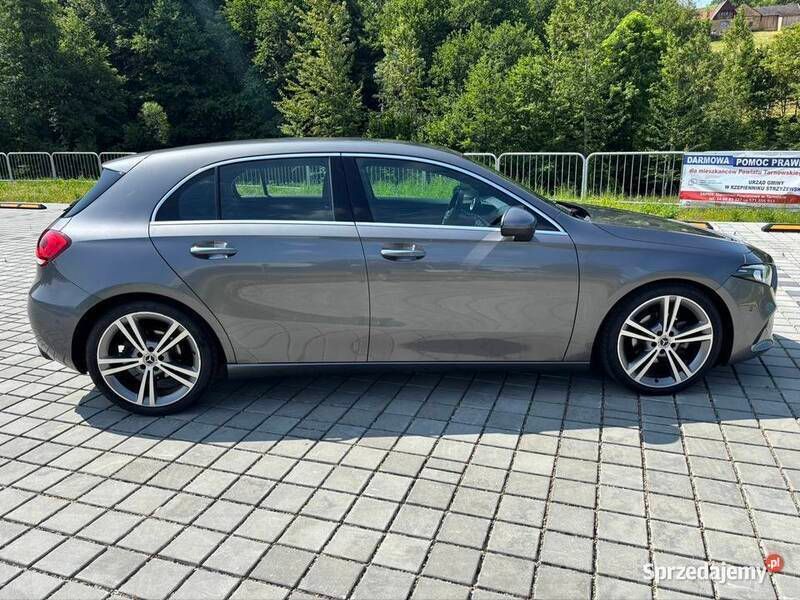 Szary Używany 2019 Mercedes A180 Hatchback | 89 900 zł (Dość drogi) - Obraz 1/4