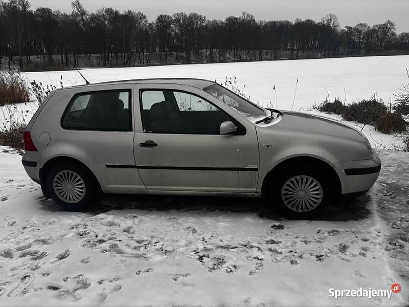 Używany VW Golf IV 1998 Srebrny Hatchback