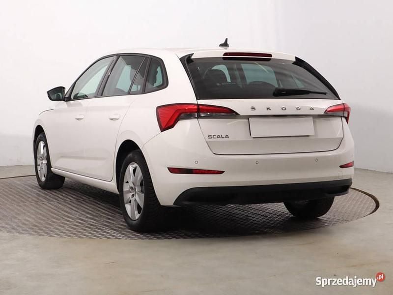 Używany Skoda Scala 2021 Biały Hatchback