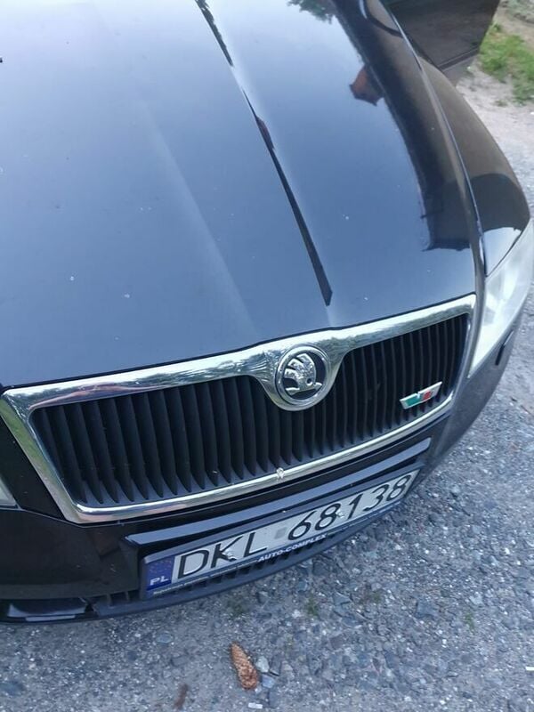 Czarny Używany 2007 Skoda Octavia vRS Kombi | 13 000 zł (Uczciwa cena) - Obraz 1/4
