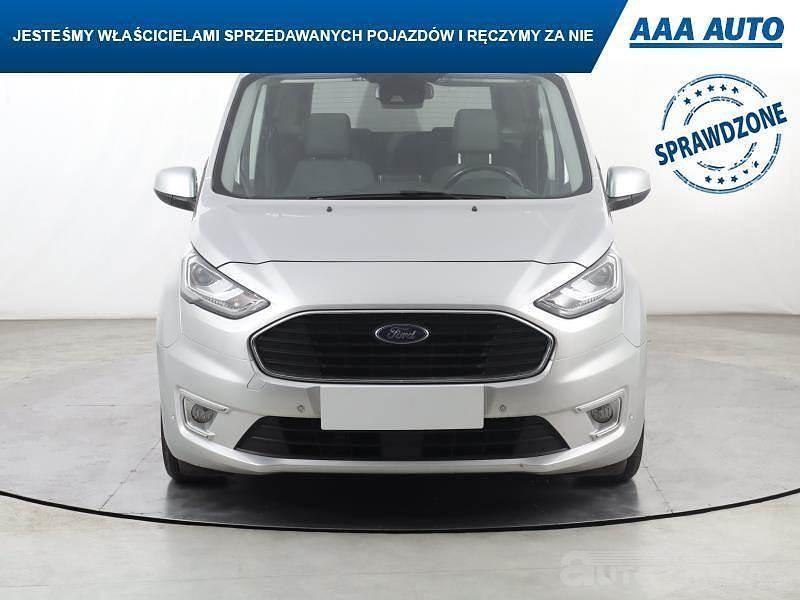 Używany Ford Tourneo Connect 2022 Srebrny Minivan