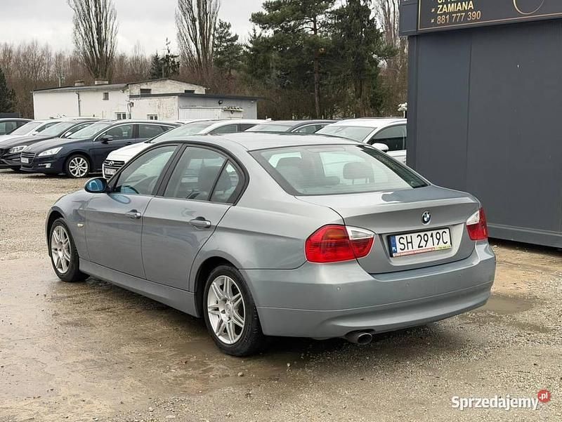 Używany BMW 320 150 KM (110 kW) 2005 Niebieski Sedan/Limuzyna