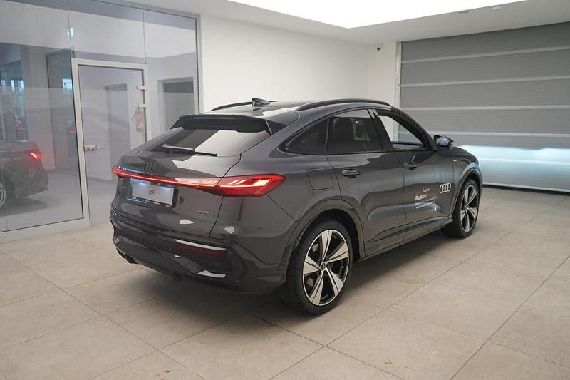 Używany Audi Q5 Sportback 204 KM (150 kW) 2025 Szary (metalik) SUV