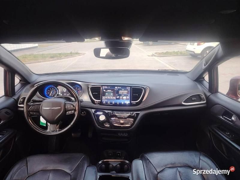 Bordowy Używany 2021 Chrysler Pacifica Touring SUV | 89 900 zł (Super Cena) - Obraz 1/4