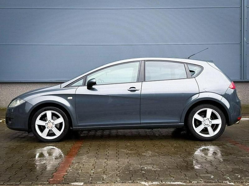 Używany Seat Leon 140 KM (102 kW) 2006 Szary (metalik) Hatchback