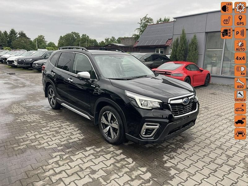 Czarny (metalik, perła) Używany 2020 Subaru Forester SUV | 69 900 zł - Obraz 1/4