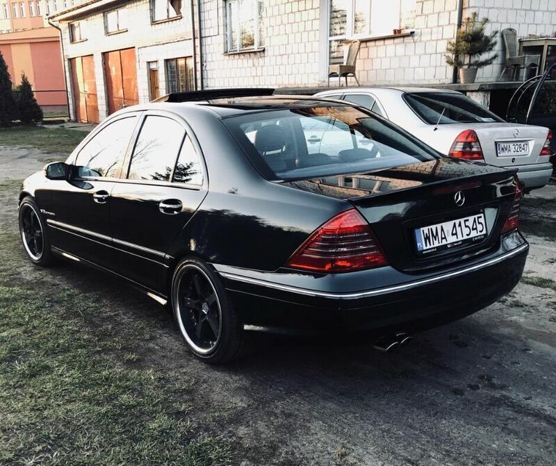 Używany Mercedes C32 AMG AMG 2001 Inny kolor Sedan/Limuzyna