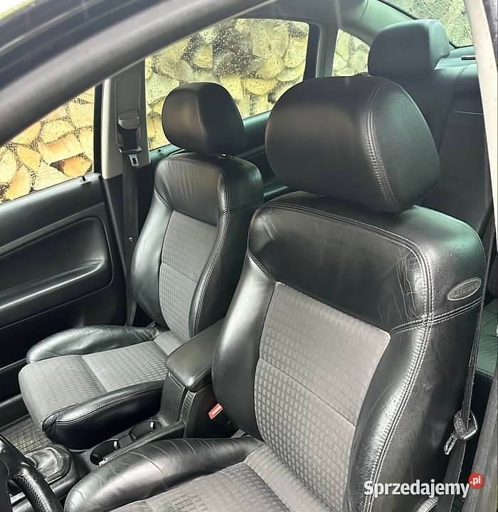 Czarny Używany 2002 VW Passat Sedan/Limuzyna | 10 500 zł (Drogi) - Obraz 1/3