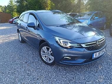 Niebieski (metalik) Używany 2017 Opel Astra Kombi | 45 900 zł (Dość drogi) - Obraz 1/4