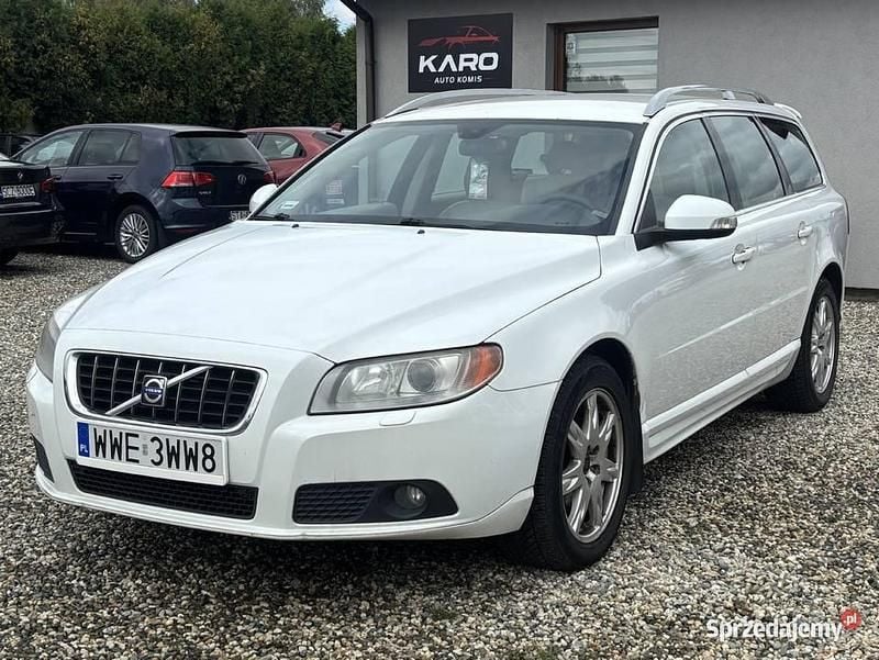 Biały Używany 2009 Volvo V70 Kombi | 11 990 zł (Dobra cena) - Obraz 1/4