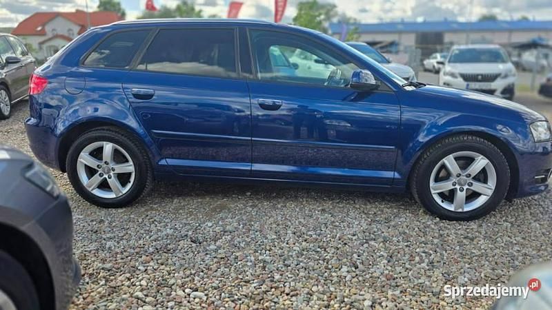 Używany Audi A3 105 KM (77 kW) 2013 Niebieski (metalik) Sedan/Limuzyna