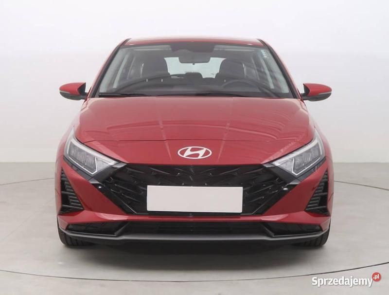 Bordowy Używany 2023 Hyundai i20 Hatchback | 68 999 zł (Drogi) - Obraz 1/4