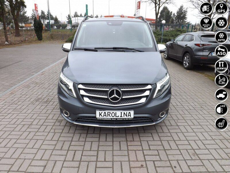 Szary (metalik) Używany 2017 Mercedes Vito Minivan | 72 000 zł (Dobra cena) - Obraz 1/4