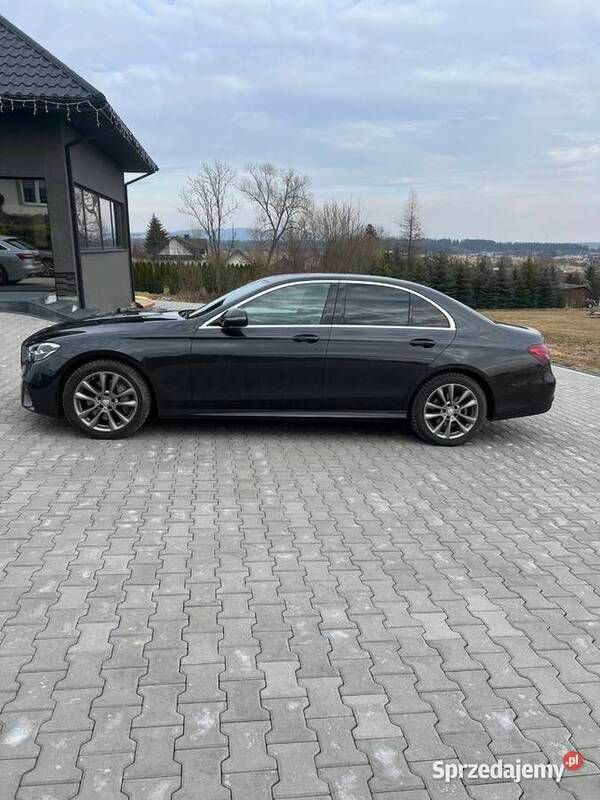 Używany Mercedes 220 AMG 2021