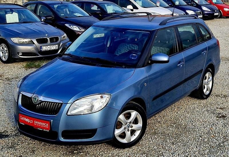 Niebieski Używany 2008 Skoda Fabia Kombi | 12 800 zł (Uczciwa cena) - Obraz 1/4