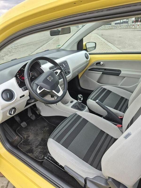 Używany Seat Mii 2013 Żółtozłoty Hatchback