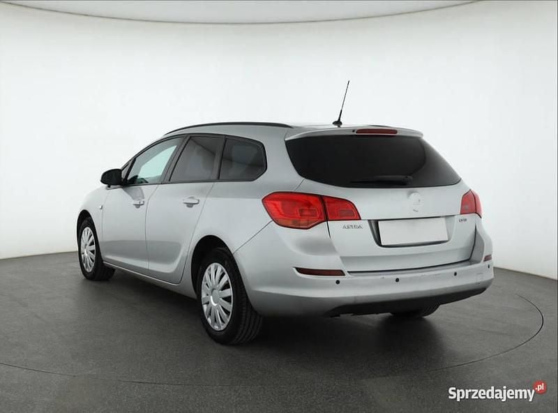 Używany Opel Astra 2012 Srebrny Kombi