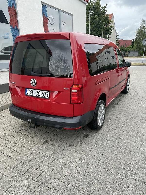 Używany VW Caddy Maxi 2016 Czerwony Minivan
