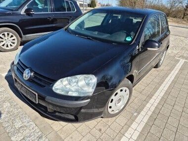 Czarny Używany 2006 VW Golf V Hatchback | 9800 zł (Uczciwa cena) - Obraz 1/4